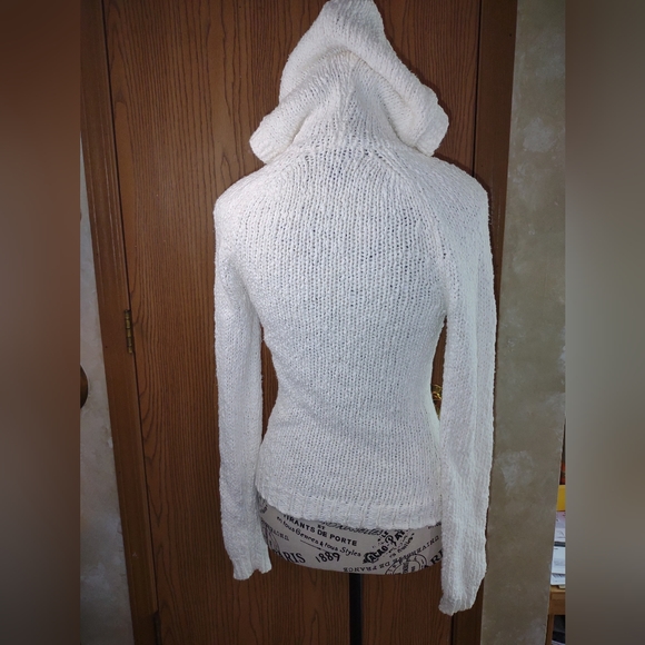 American Eagle Sweater XSP - Picture 3 of 7